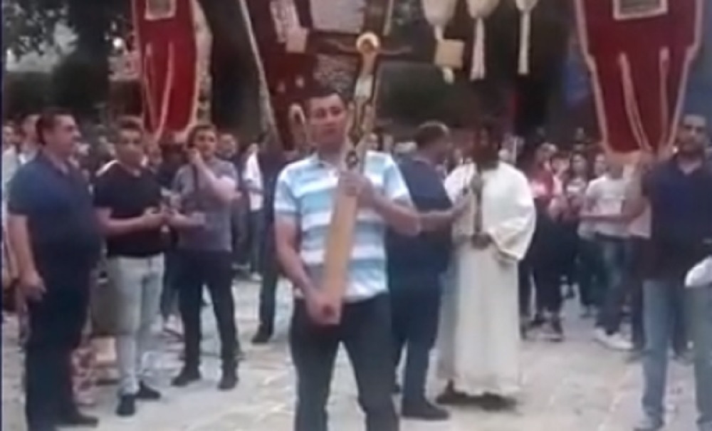 Šamar milogorskom režimu: Policajac u Budvi podneo ostavku i poveo litiju! (VIDEO)