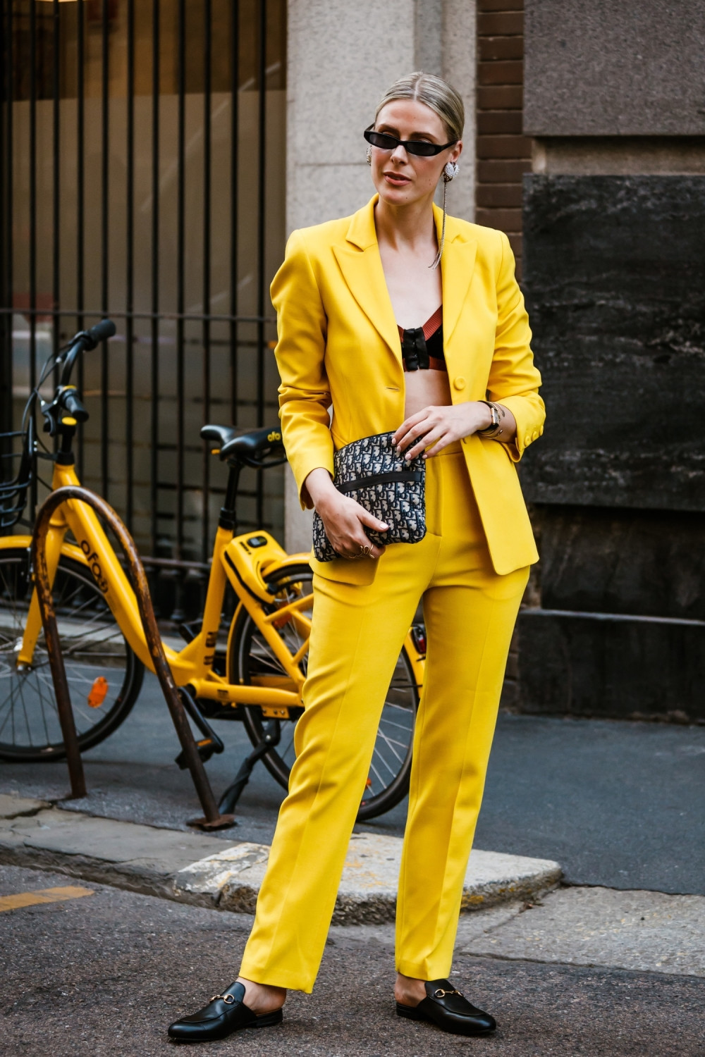 Osetite udobnost mula papuča: Modna predviđanja i ovog leta najavljuju vladavinu udobnosti i ženstvenosti!