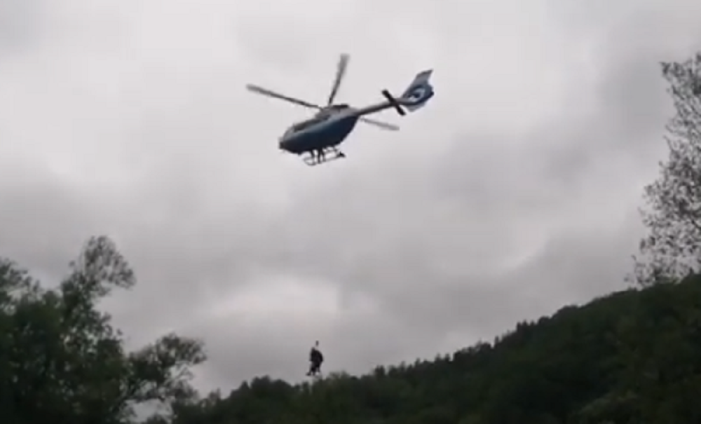 Helikopteri, dronovi, termokamere i psi tragaju za jednim čovekom!