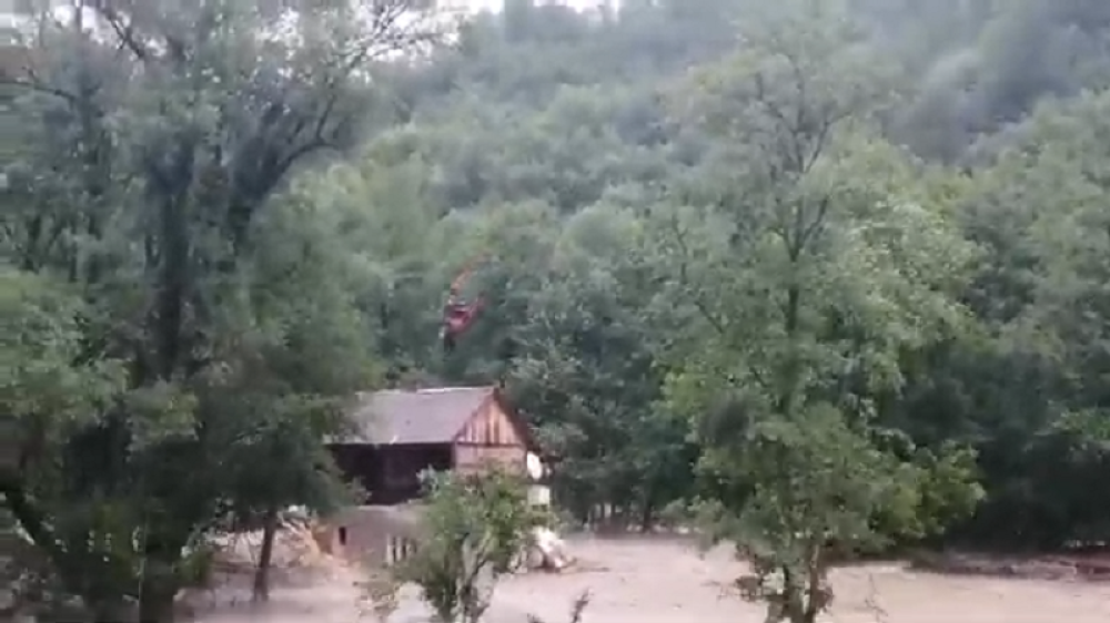 Spasioci helikopterom stigli po zarobljeni bračni par, ali od njih ni traga ni glasa!? (FOTO/VIDEO)