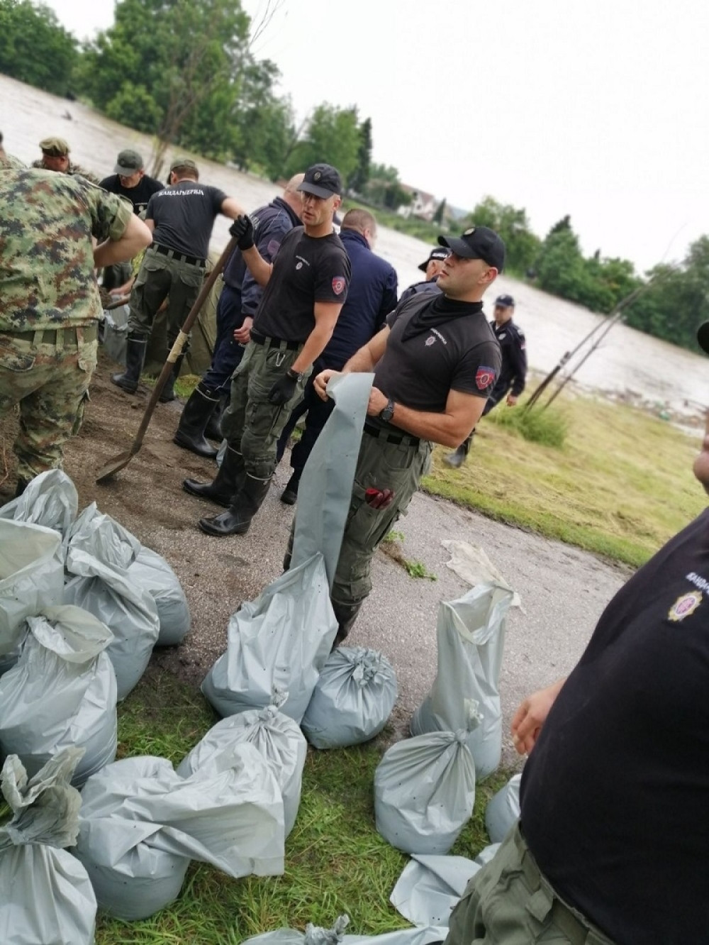 Dramatična borba za život, spašeno 275 ljudi