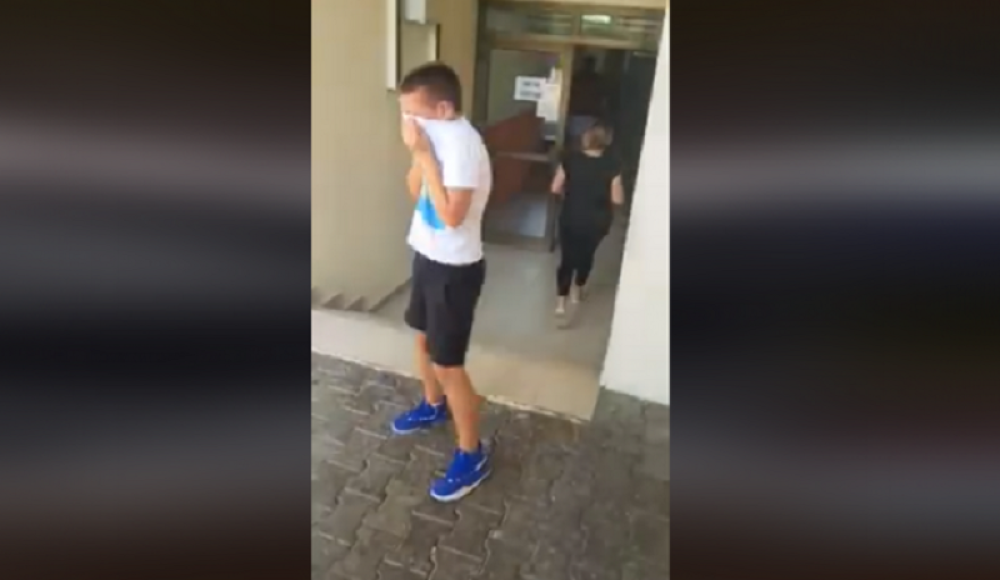 Mali košarkaši plaču i pokrivaju oči (VIDEO)