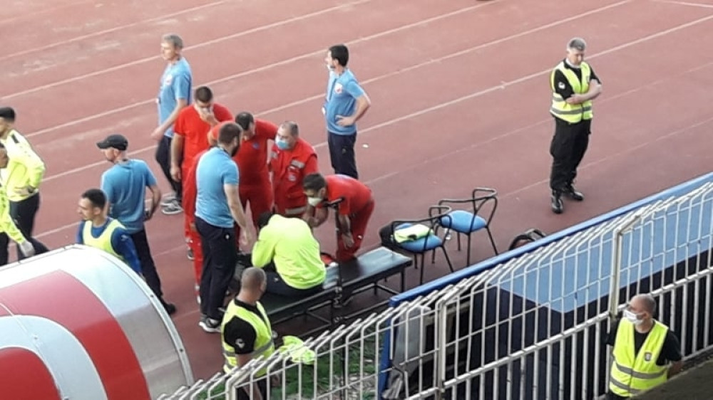 "Grobari" gađali klupu Vojvodine, ima ranjenih! (FOTO)