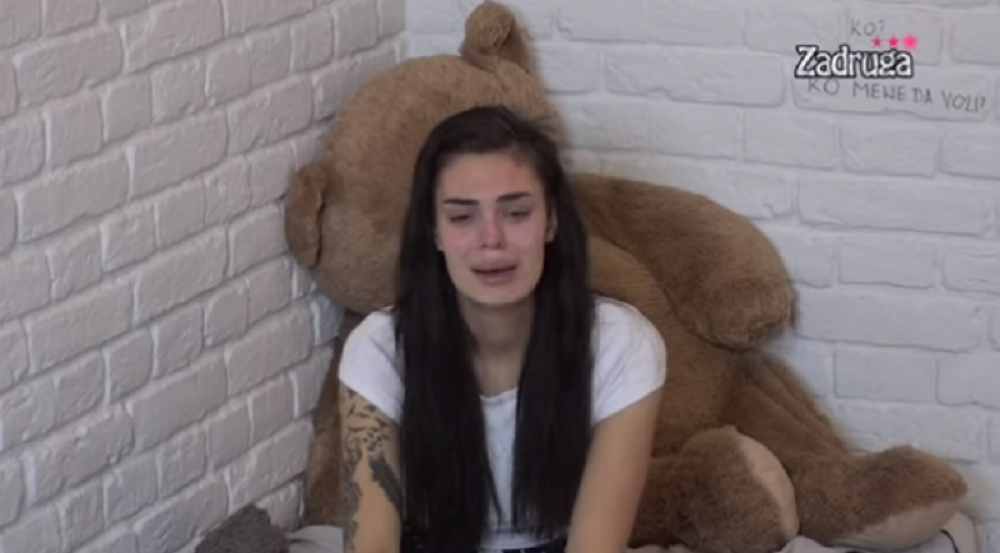 "Bog sve vidi, Bog sve vraća": Mini Vrbaški pao mrak na oči, a evo kome je rešila surovo da odgovori (FOTO)