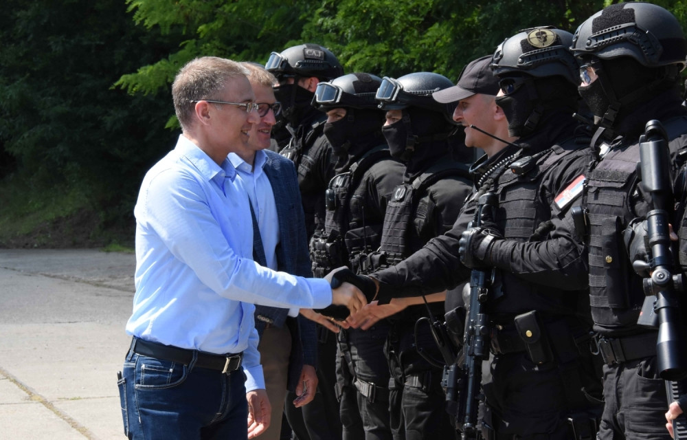 "Oni su i naši rođaci, prijatelji, komšije, tokom vanrednog stanja su nosili hranu i lekove"