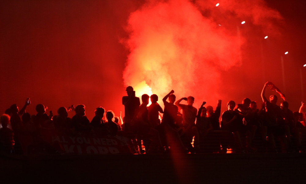 Dvolični Britanci osuđuju i vređaju Đokovića, a u njihovom dvorištu velika žurka zbog titule Liverpula!