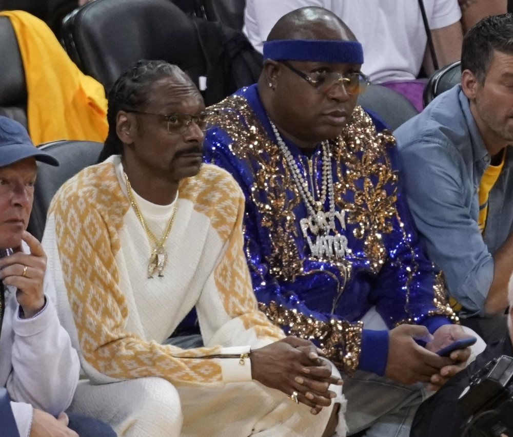 Zašto dileri droge, reperi i makroi nose veliku količinu bogastva na sebi?