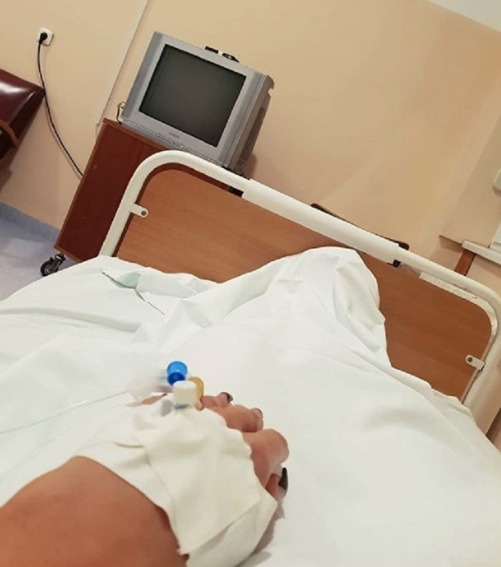 Hospitalizovana naša poznata pevačica zbog upale pluća: "U bolnicama je alarmantno stanje"