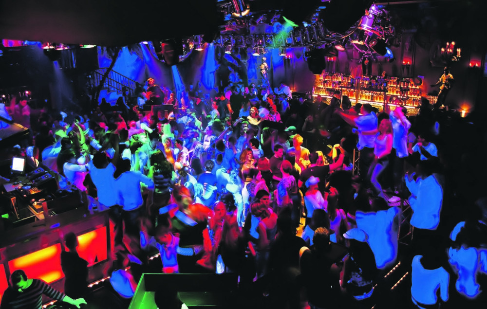 Srbima je provod važniji od zdravlja! Zbog klabera nam sledi pakao