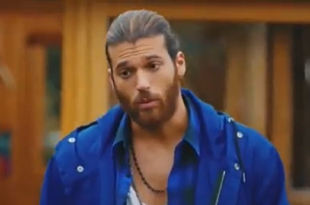 Džana Jamana uništili fanovi: Glumac razaočarao publiku, ni šarm mu više ne pomaže (VIDEO)