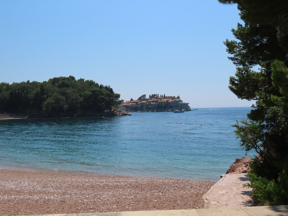 Šok na Svetom Stefanu, sledi ono neizbežno!