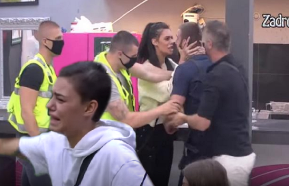 Pred samo finale Mensur napravio neviđeni skandal: Ajdarpašić doživeo nervno rastrojstvo, hitno reagovalo obezbeđenje! (VIDEO)