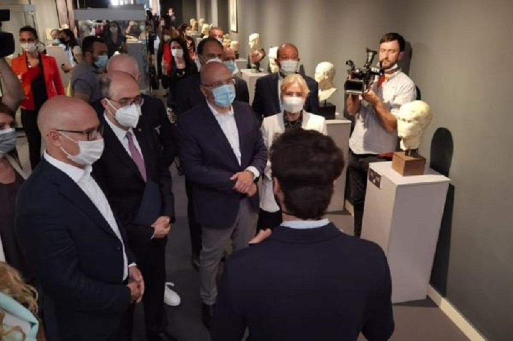 "Svi putevi vode u Rim, a u naredna dva meseca put umetnosti za Rim ići će preko Novog Sada"