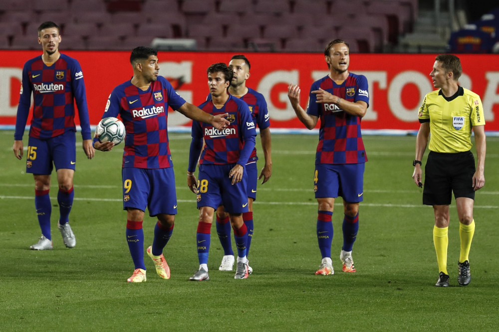 Barsa tužna posle derbija s Atletiko Madridom, meč sa tri penala, autogolom i Mesijevim jubilarnim pogotkom (VIDEO)