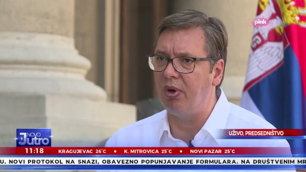 Jutros ste svi videli ovu fotografiju predsednika Vučića, ali ne znate šta se dešavalo u pozadini