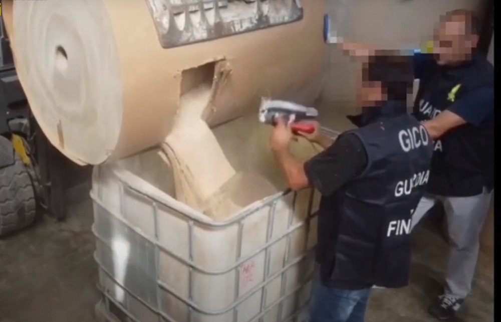 Pronašli 14 tona supstance vredne MILIJARDU dolara na mestu na koje nikada ne bi ste pomislili! (VIDEO)