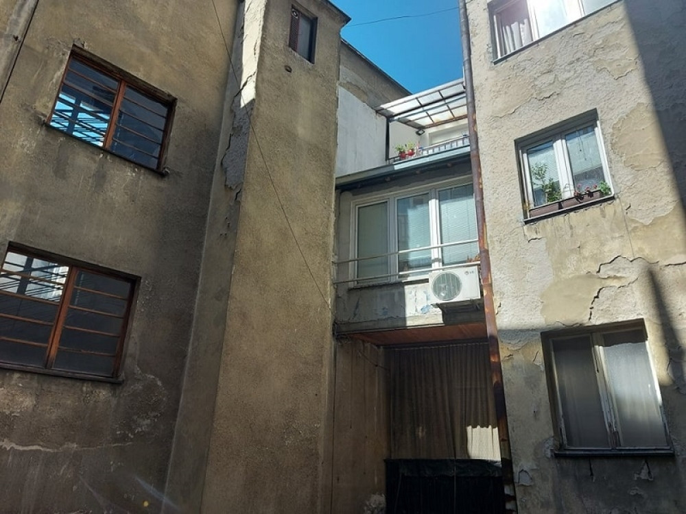 Ukoliko vašu kuću prekriva senka sa jugozapada, nedostaje vam porodični sklad i imate problem da se ostvarite u ulozi roditelja