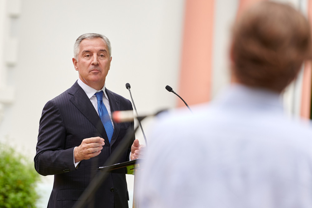 Suprotstavljanje negatorima crnogorskog identiteta