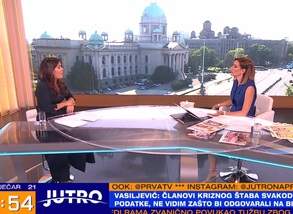 Usred izlaganja predsednikove savetnice čuo se tup zvuk i sve je stalo na kratko u studiju!