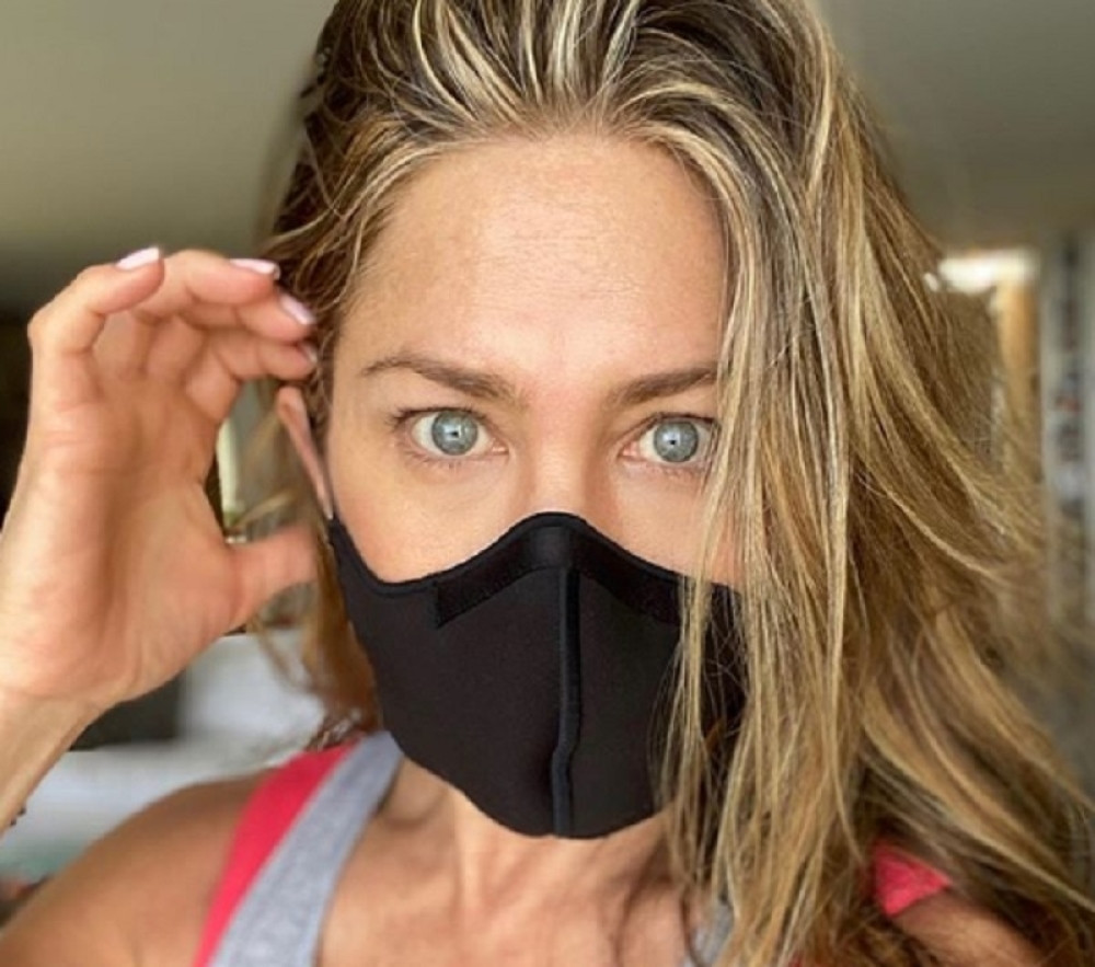 Dženifer Aniston moli ljude da zajedno pobede pandemiju: Nosite prokletu masku! (FOTO)