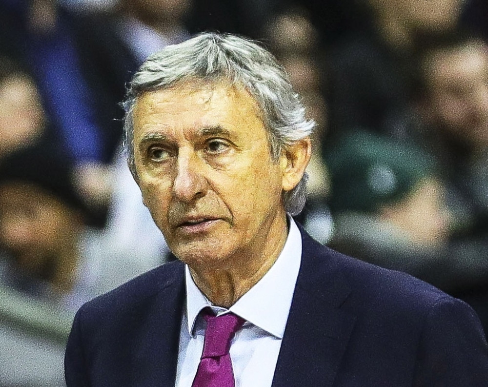 Dobio otkaz u klubu, odmah nakon toga je pio za stolom - ima dobar razlog (FOTO)