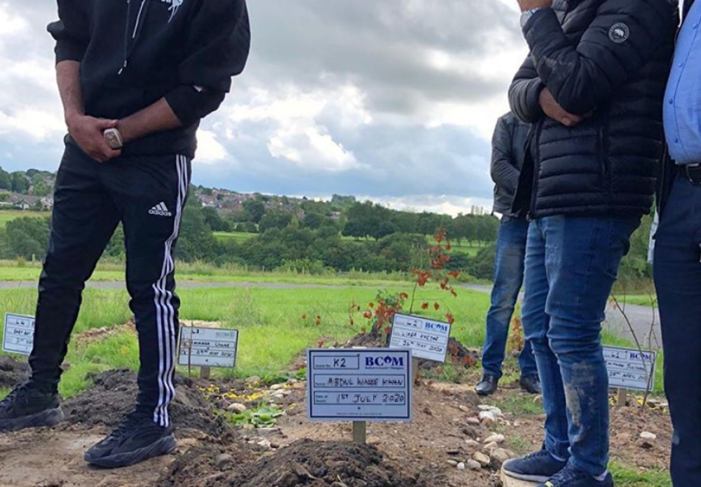 Čuveni bokser tragično ostao bez sina u času dolaska na svet, pojavila se i užasavajuća slika sa sahrane (FOTO)