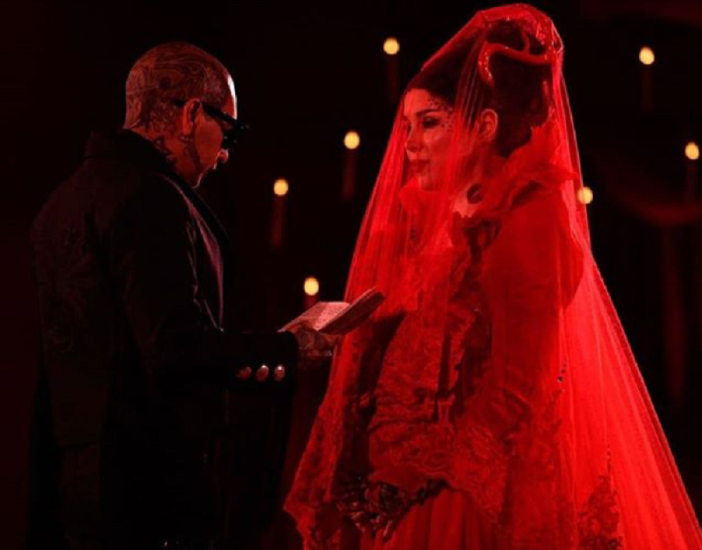 Da li je ovo najlepša crvena venčanica u 21. veku?