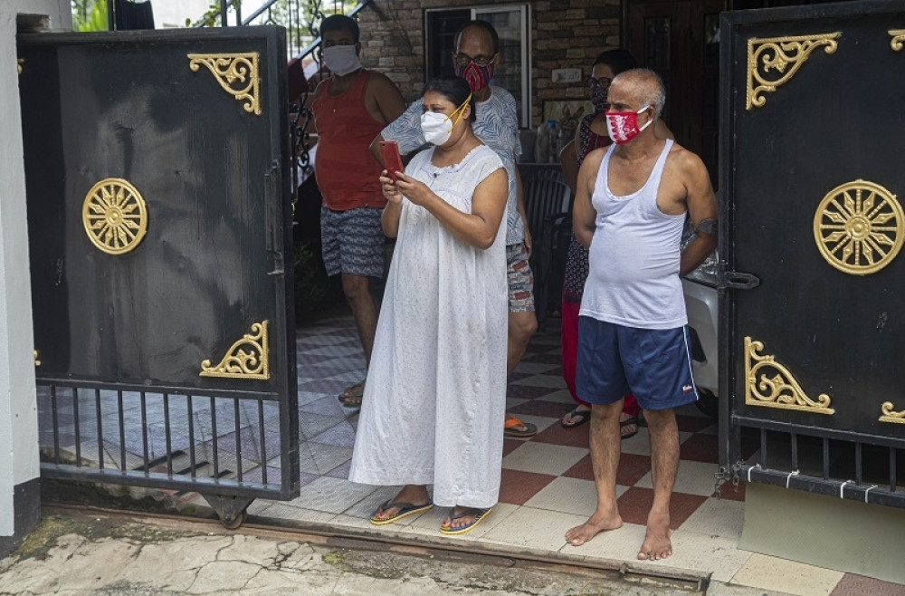 Ponovo ne znaju šta će sa premunulim od korona virusa!