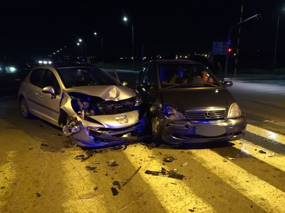 Devojka hitno prevezena u Urgentni centar! (FOTO)