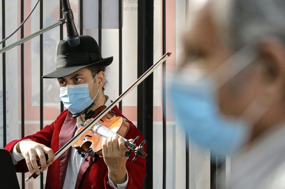 Mladić iz Srbije testirao da li je žica iz maske antena za 5G