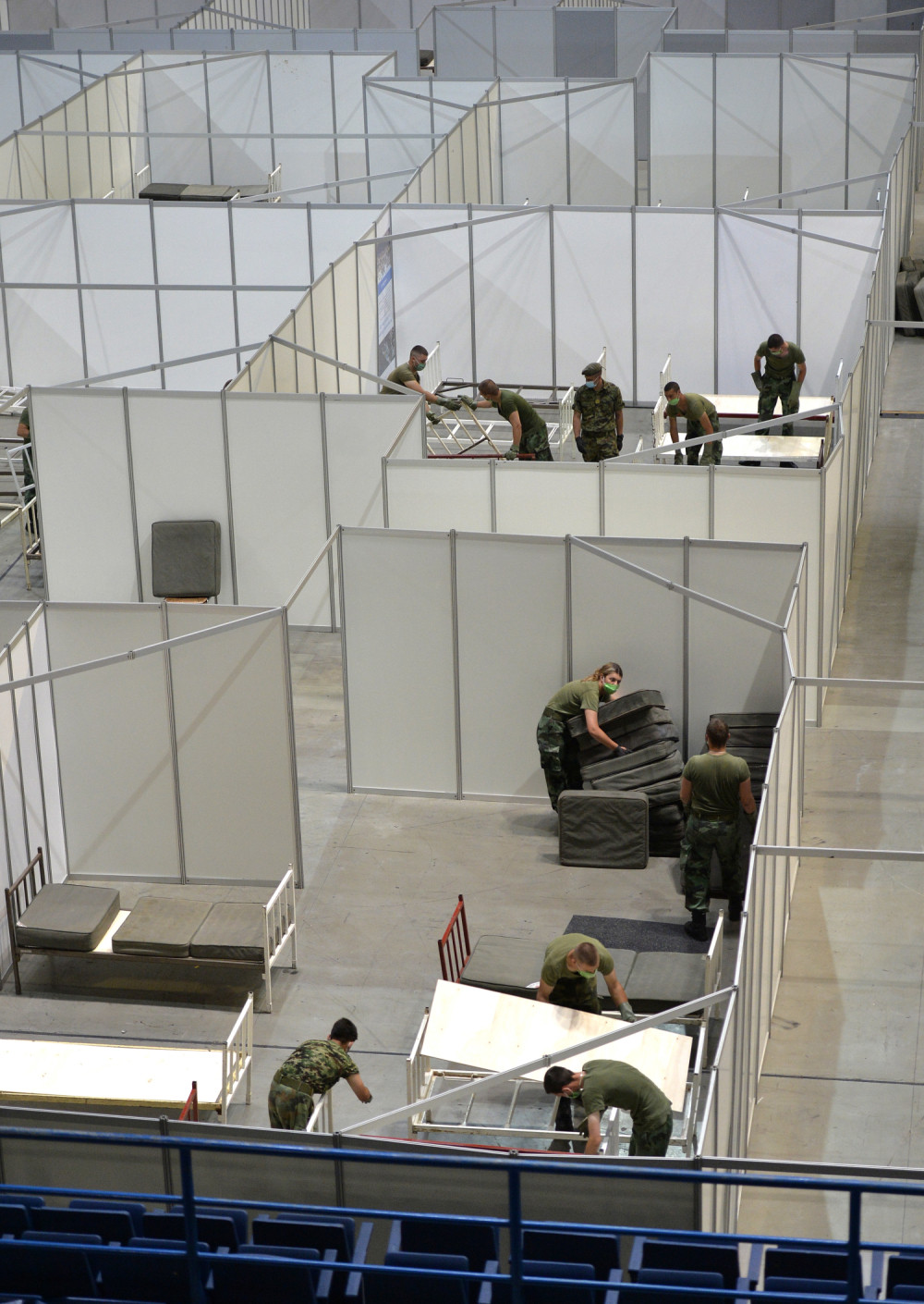 Vojska preuzela Arenu (FOTO)