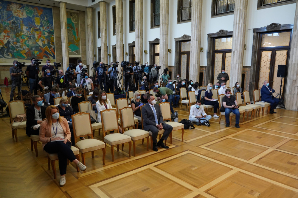 Uređivački kolegijum Studija B oštro osudio napad na novinarku Informera