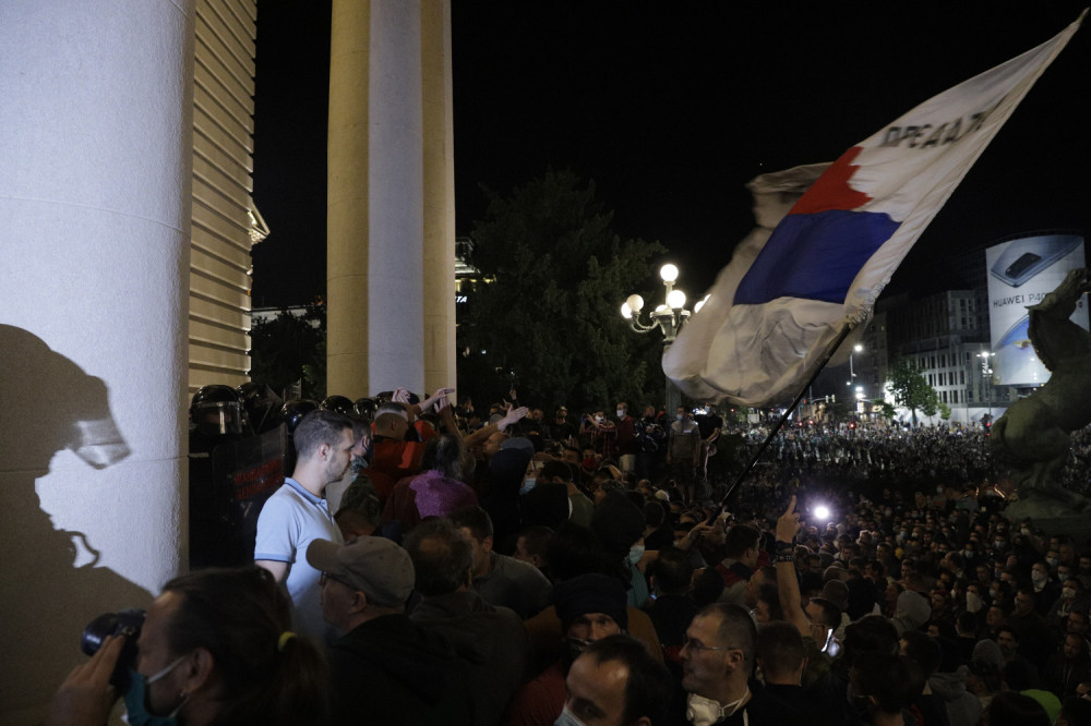 Osuđivani kriminalci i Đilasove sluge preko društvenih mreža traže haos na ulicama (FOTO)