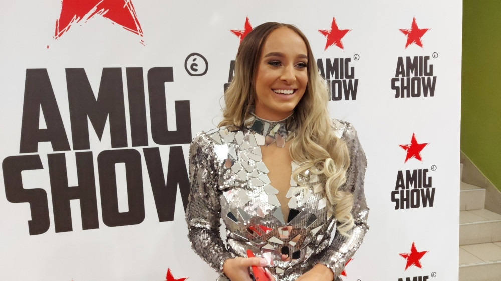 Prva fotografija Lune Đogani iz luksuznog automobila! (FOTO)