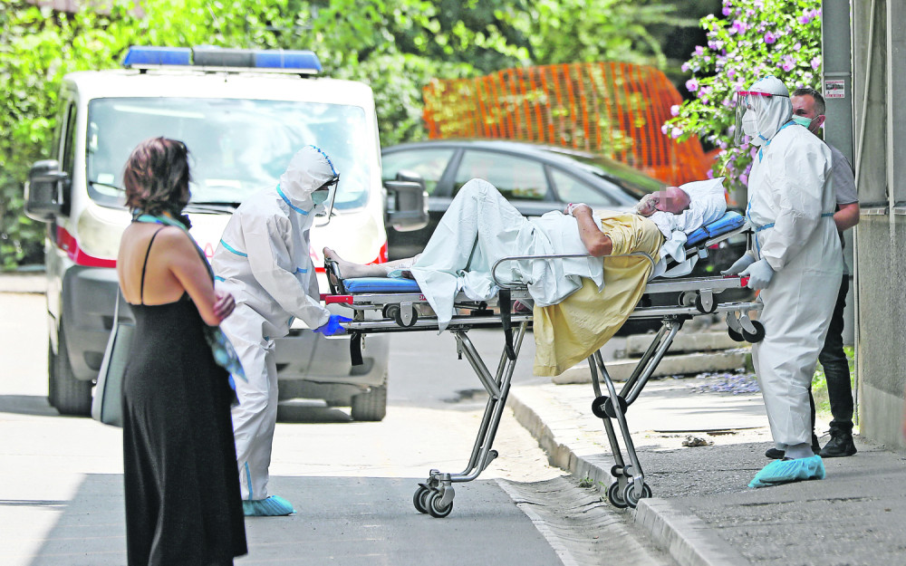 Noćas bila teška situacija, hiljade ljudi dolazilo na hitne preglede, korona buknula