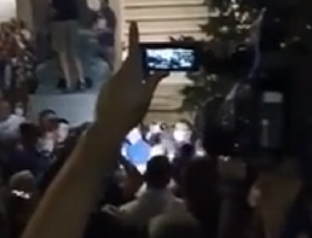 Evo kako izgleda nakon sinoćnih šamara (FOTO)