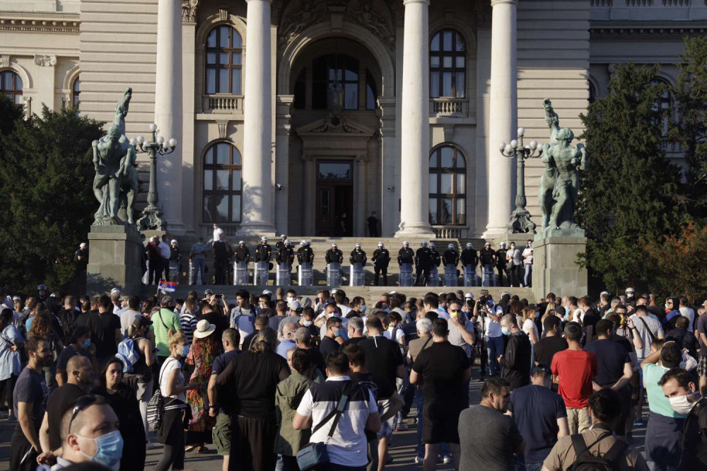 Demonstranti nasrnuli i na Borka Stefanovića!