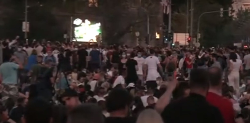 Evo koja NAVIJAČKA GRUPA stoji iza nasilja na ulicama Beograda!