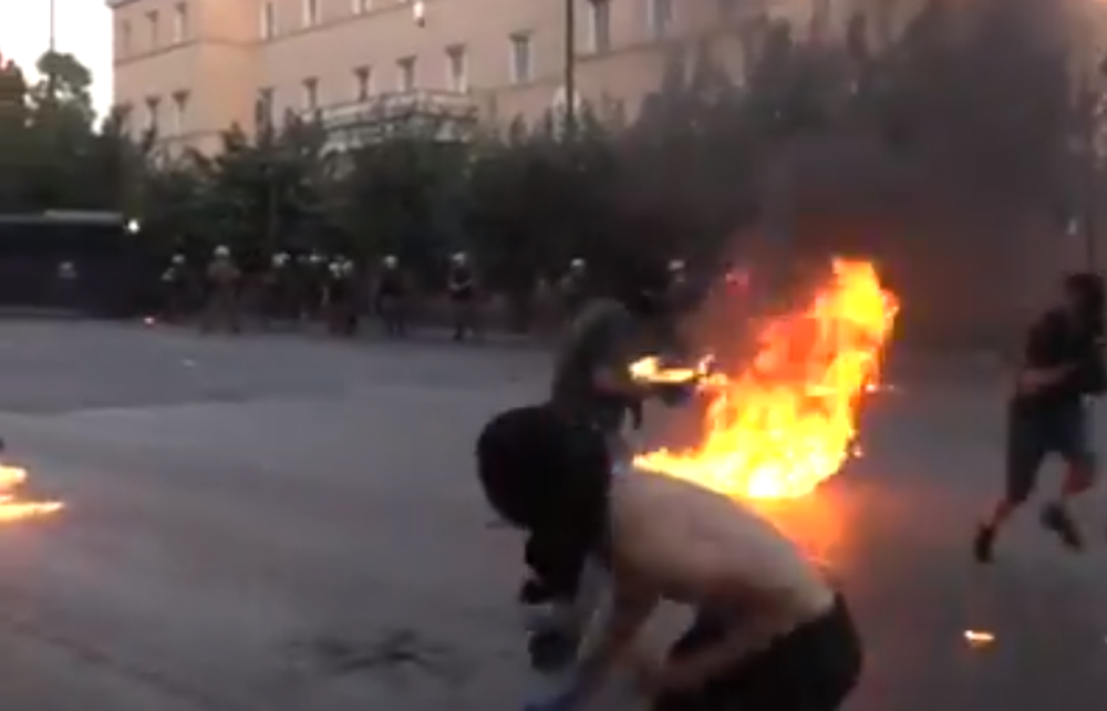 Masovni neredi na ulicama, nasilje eksaliralo u 40 gradova! (FOTO, VIDEO)