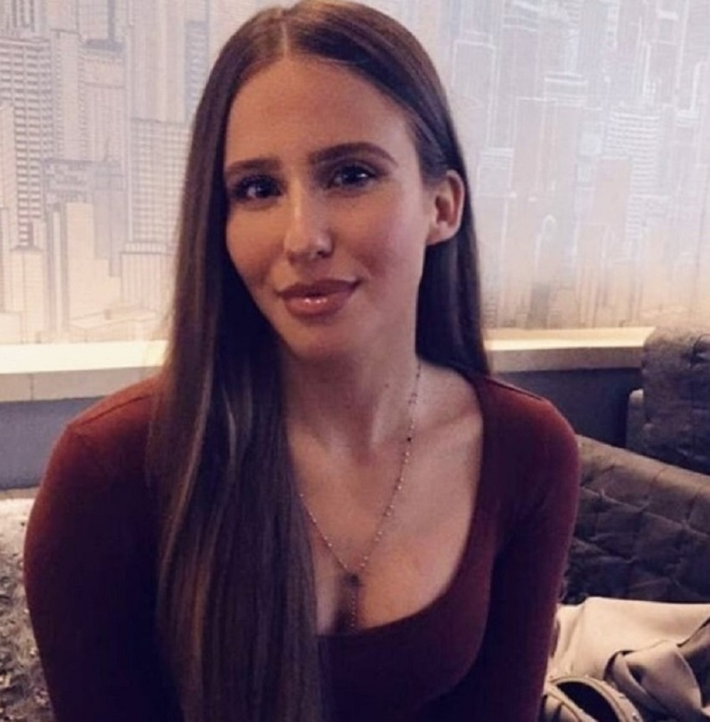 Ova Hrvatica obožava da bude zatvorena u kavezu, dobija bezobrazne ponude, a svojim udvaračima poručuje da su insekti!" (FOTO)