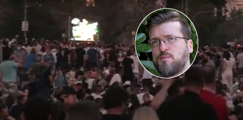 Tuku ljude na protestu, niko ne sme da sedne!