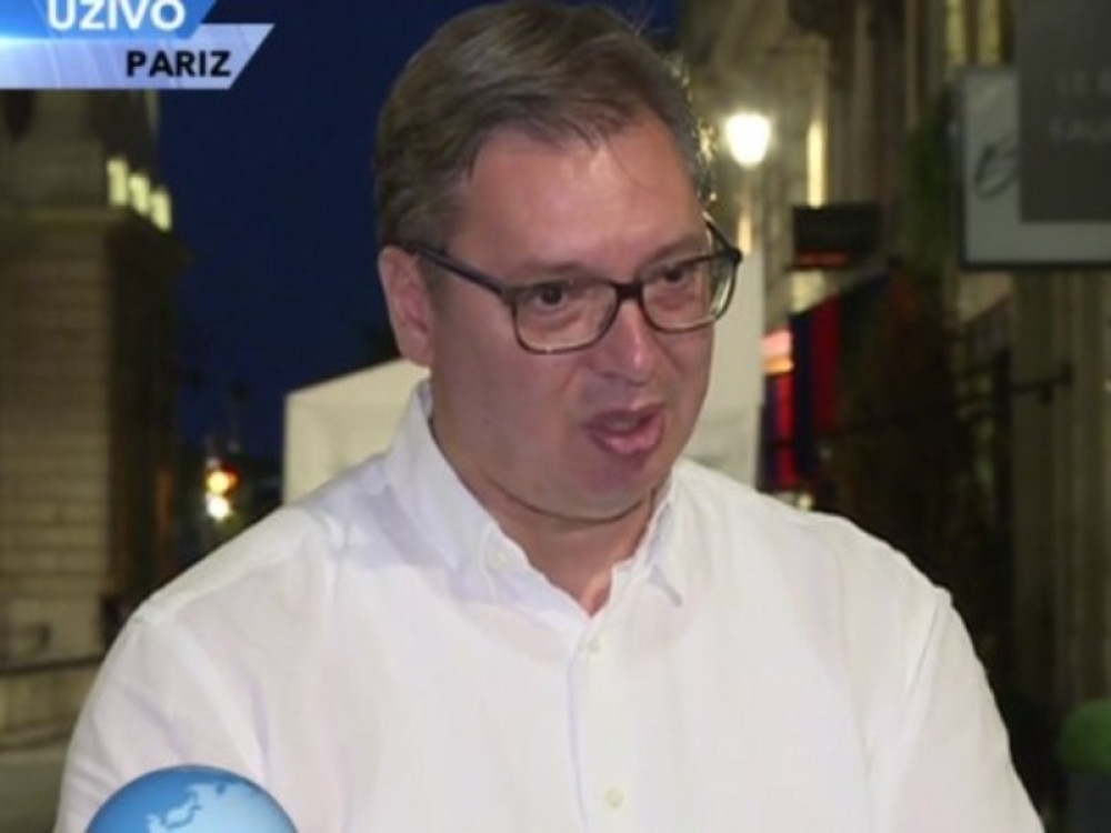 Vučić iz Pariza: Maske su konačno pale!