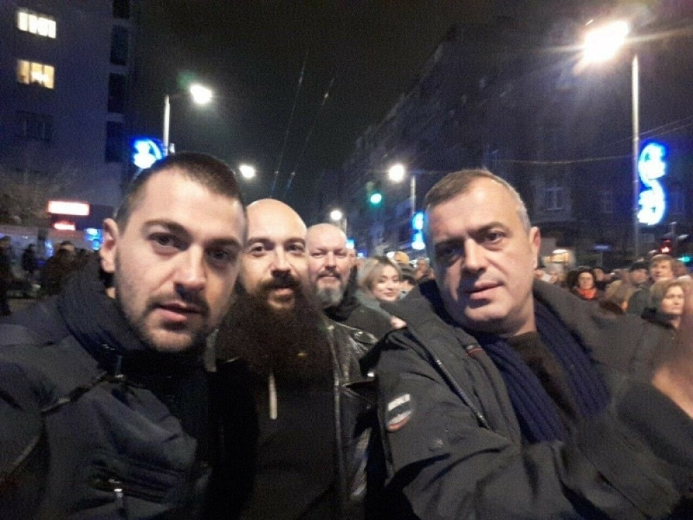 Posredi velika izdaja!