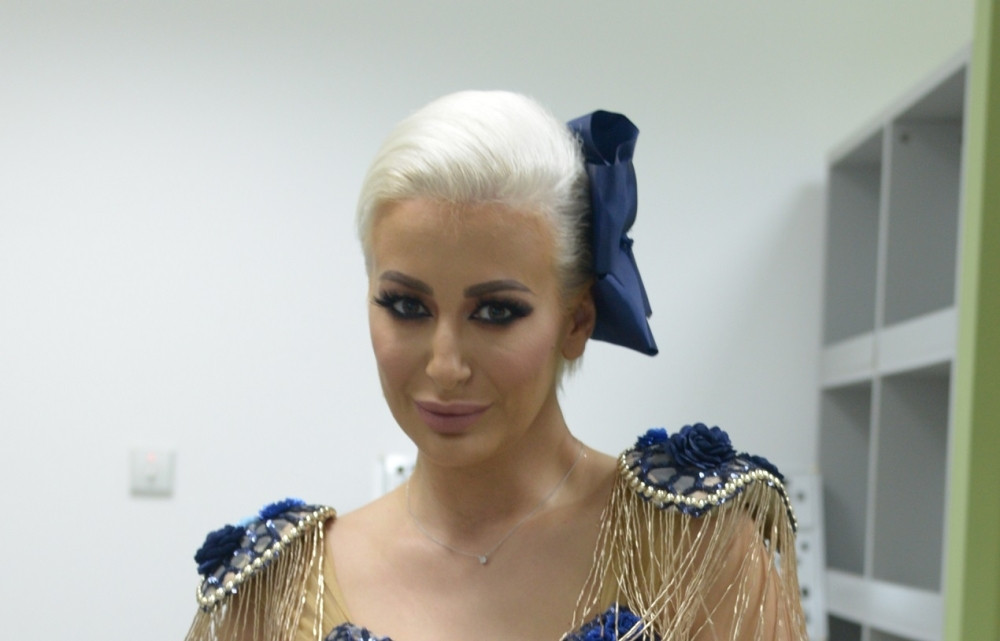 Svi gledaju u haljinu Dušice Jakovljević za finale "Zadruge 3": Cirkoni, mreža, mašne i peruške! (FOTO)