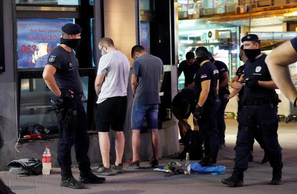 Kod huligana pronađeni Molotovljevi kokteli (FOTO)