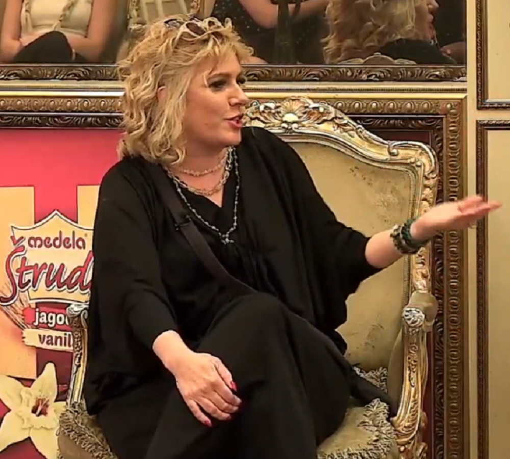 Atina Ferari napala Golubovićku, a evo u čijem krevetu je Jelena završila posle svađe!