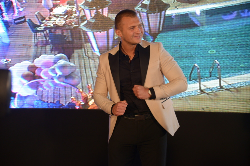 Stefan Karić podvrgao telo estetskoj intervenciji: A mislili ste da žene samo rade ovo...