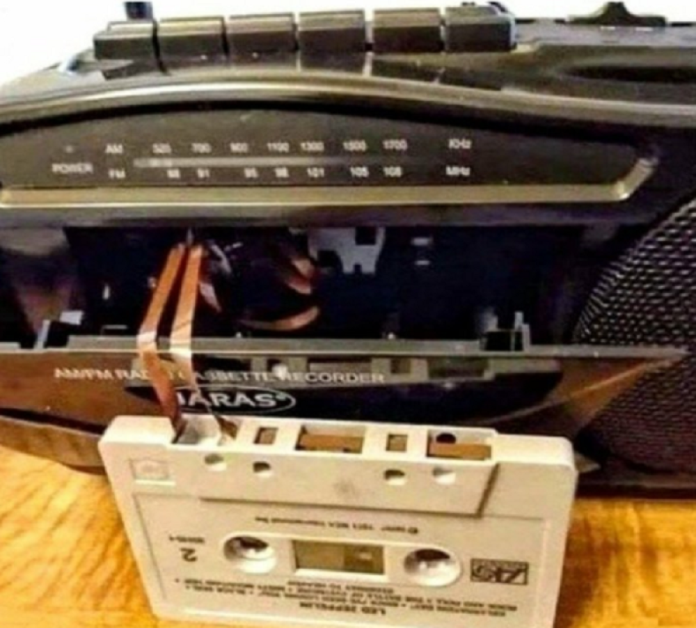 Postavljali na internet sliku iz svoje mladosti, ako znate šta je više baš i niste mladi!