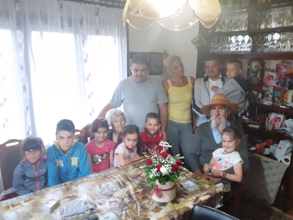 "Njoj je 83, a meni 38 godina" (FOTO)