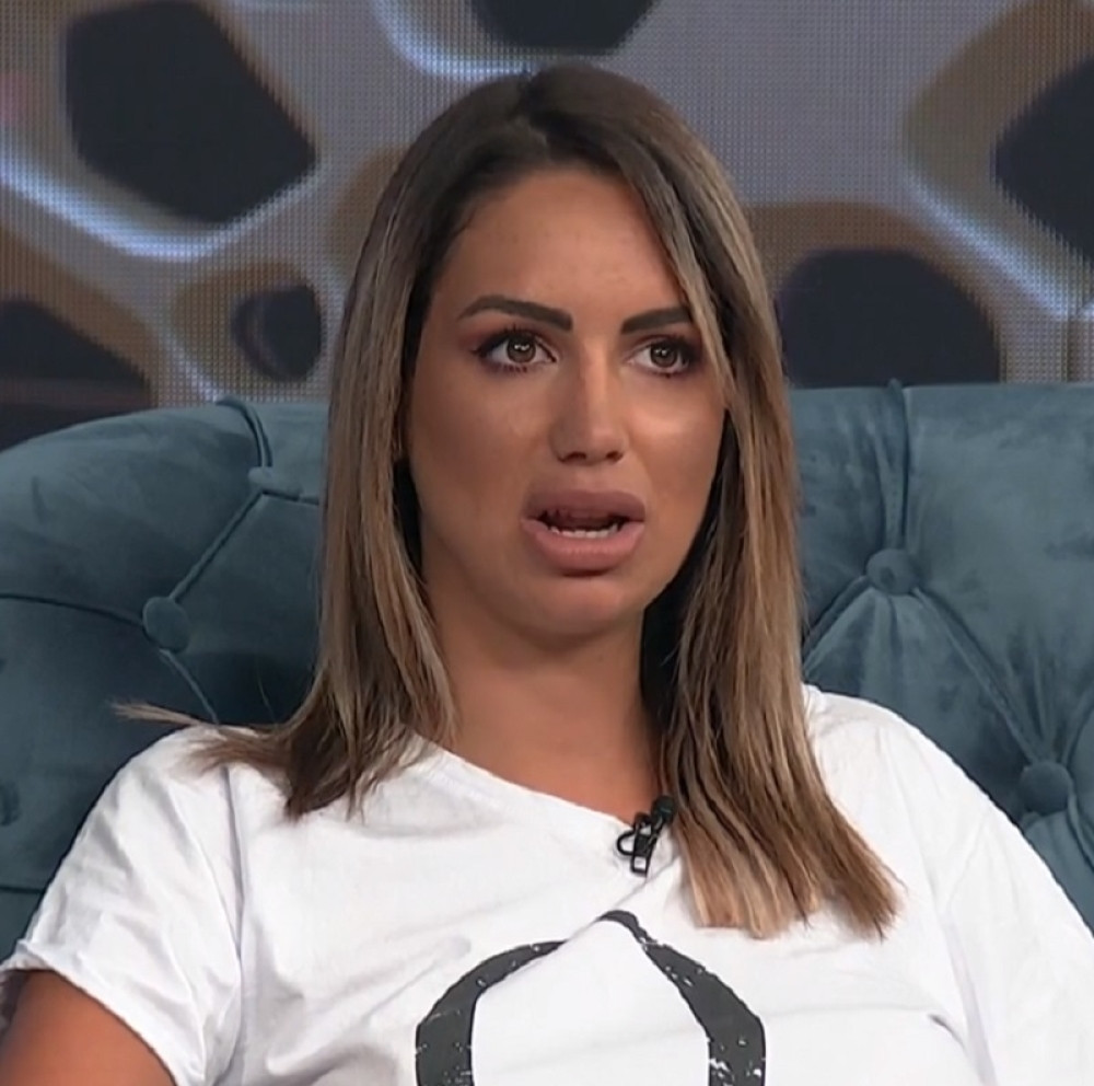 Neprepoznatljiva! Pogledajte kako je Iva Grgurić izgledala pre estetskih korekcija! (FOTO)